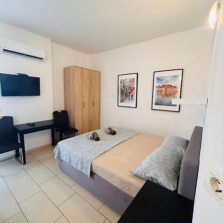 Apartment In The Center Of Pula Bagian luar foto