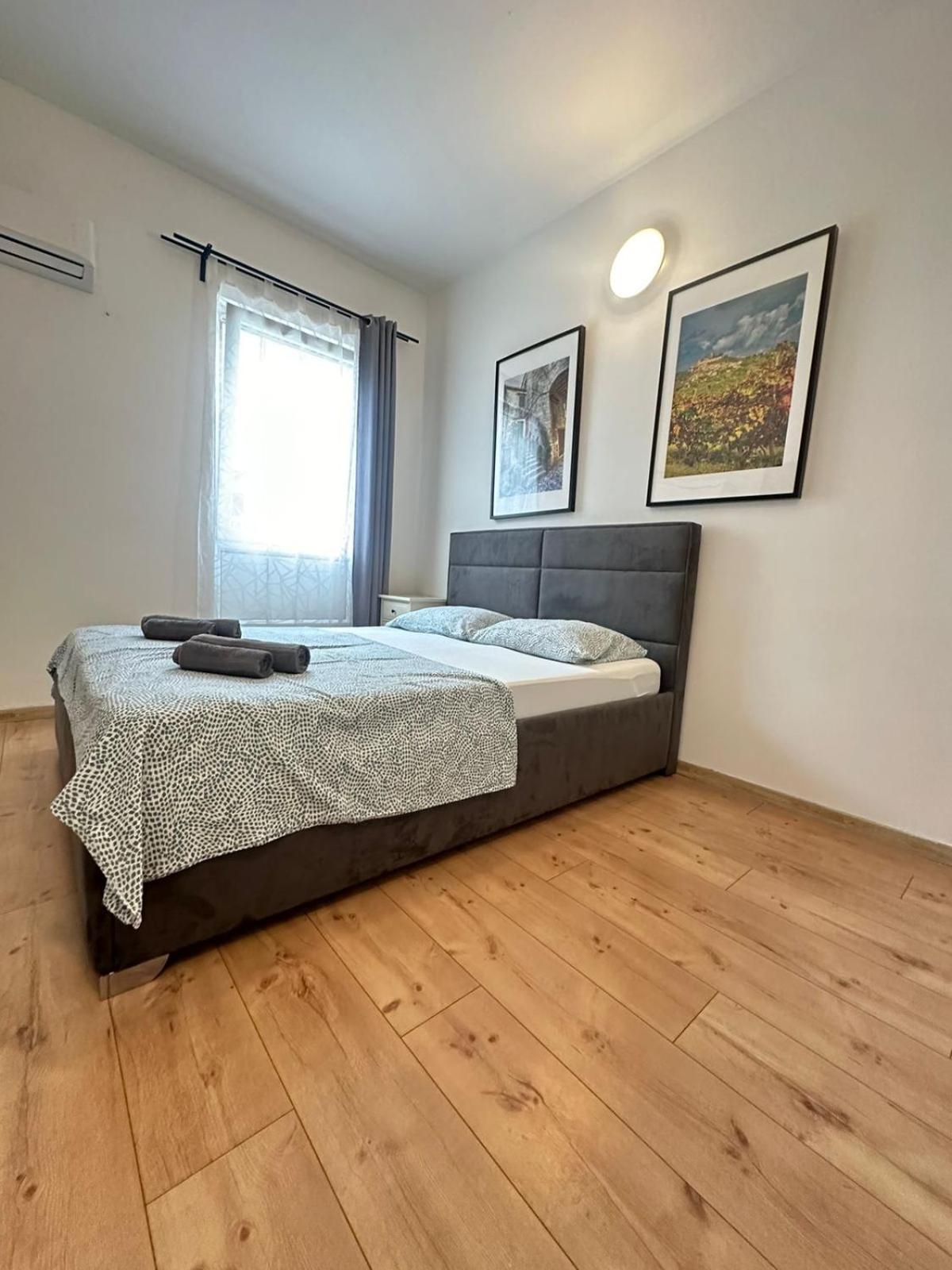 Apartment In The Center Of Pula Bagian luar foto