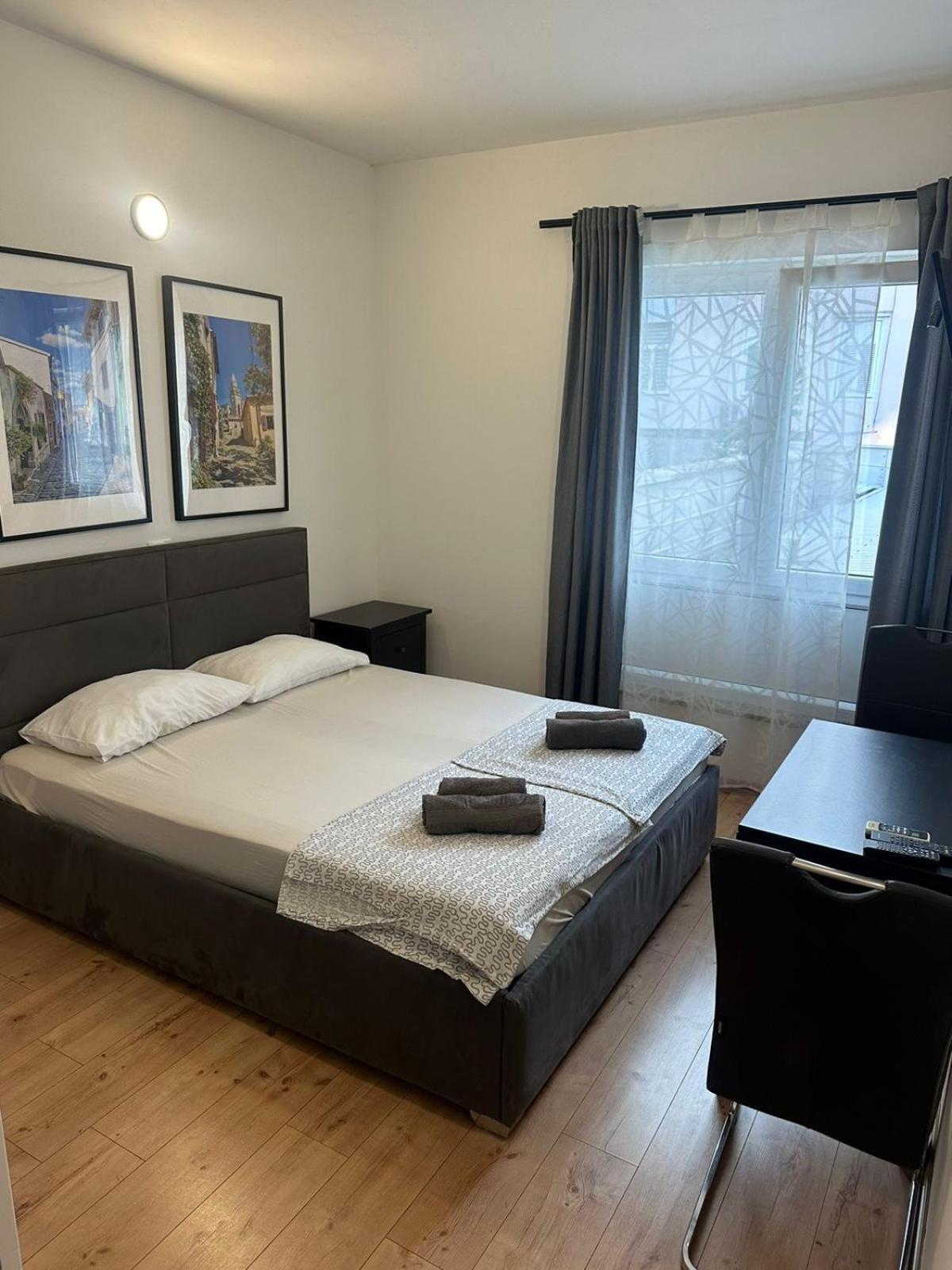 Apartment In The Center Of Pula Bagian luar foto