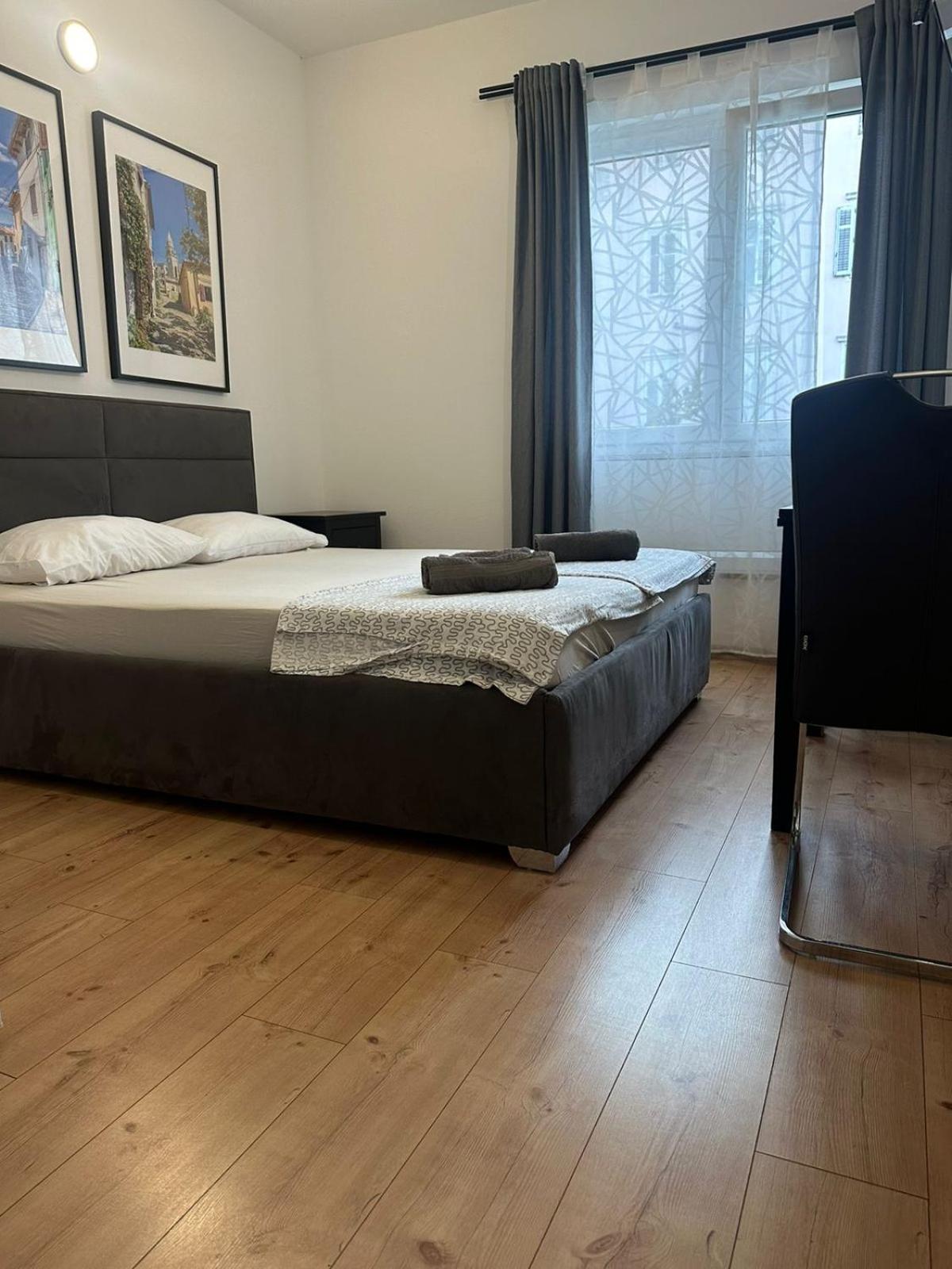 Apartment In The Center Of Pula Bagian luar foto